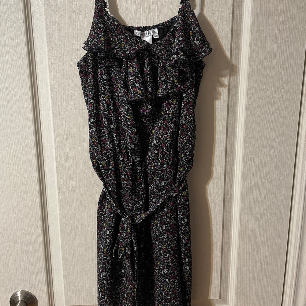 Floral above knee dress 🤩 (3/15)